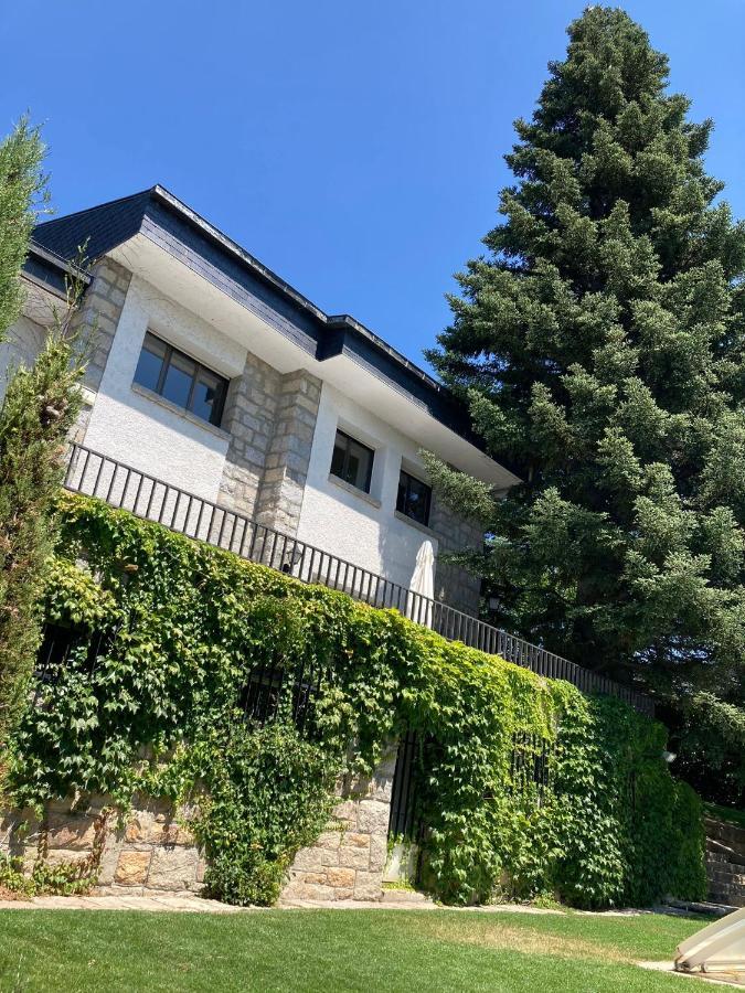 Los Cedros, Gran Chalet Con Piscina Y Apartamento En نافاثيرّاذا المظهر الخارجي الصورة