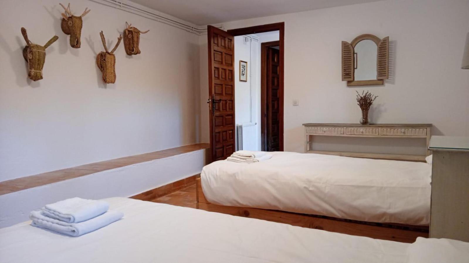 Los Cedros, Gran Chalet Con Piscina Y Apartamento En نافاثيرّاذا المظهر الخارجي الصورة