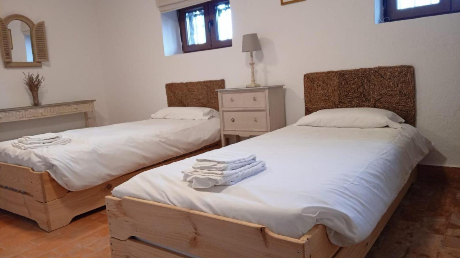 Los Cedros, Gran Chalet Con Piscina Y Apartamento En نافاثيرّاذا المظهر الخارجي الصورة