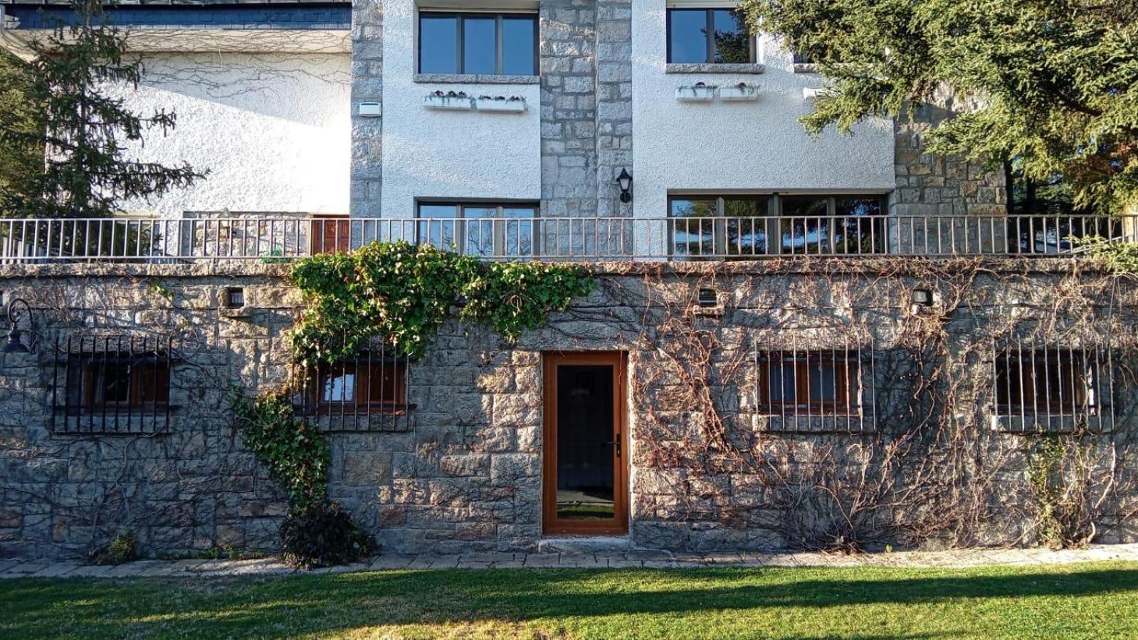 Los Cedros, Gran Chalet Con Piscina Y Apartamento En نافاثيرّاذا المظهر الخارجي الصورة